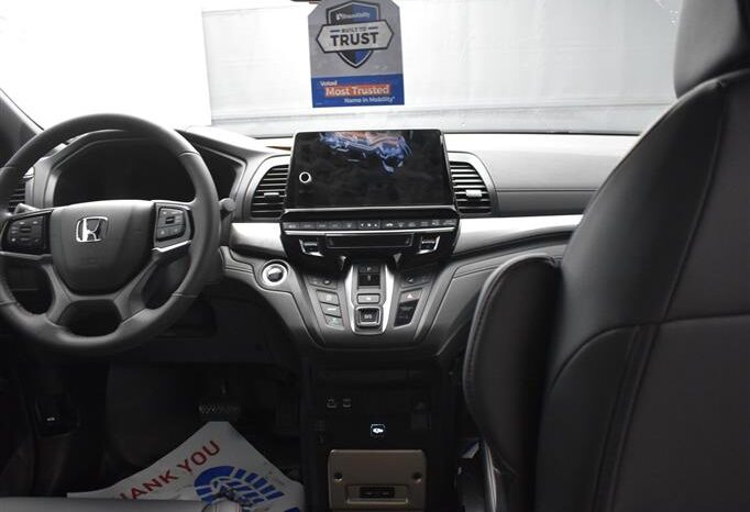 
								Honda Odyssey SPORT SB063830 full									