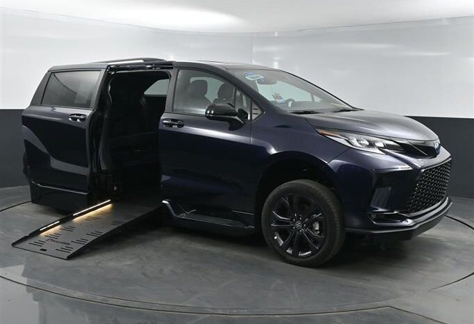 
								Toyota Sienna SPORT SS227288 full									