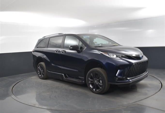
								Toyota Sienna SPORT SS227288 full									