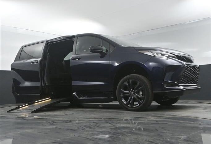 
								Toyota Sienna SPORT SS227288 full									