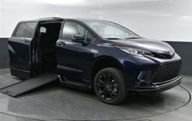 Toyota Sienna SPORT SS243809