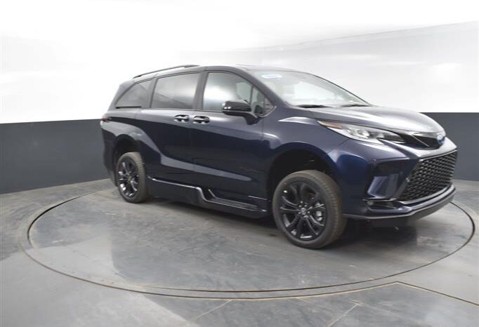 
								Toyota Sienna SPORT SS243809 full									