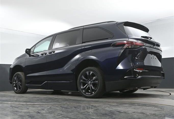 
								Toyota Sienna SPORT SS243809 full									