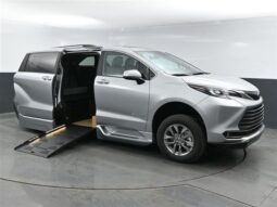 Toyota Sienna XLE SS231604