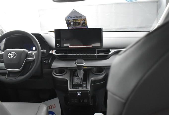 
								Toyota Sienna XLE SS237785 full									