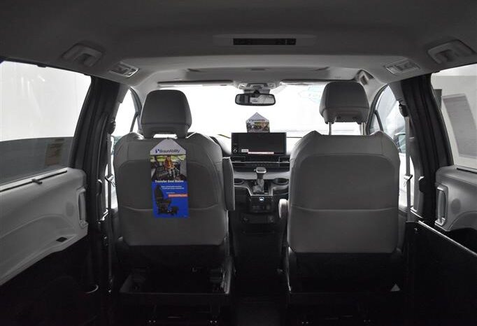 
								Toyota Sienna XLE SS237785 full									