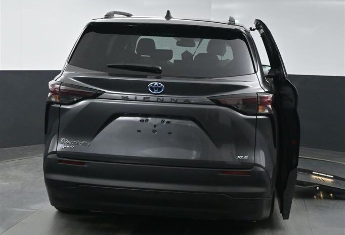 
								Toyota Sienna XLE SS237785 full									