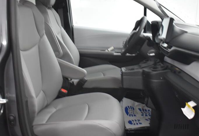 
								Toyota Sienna XLE SS237785 full									