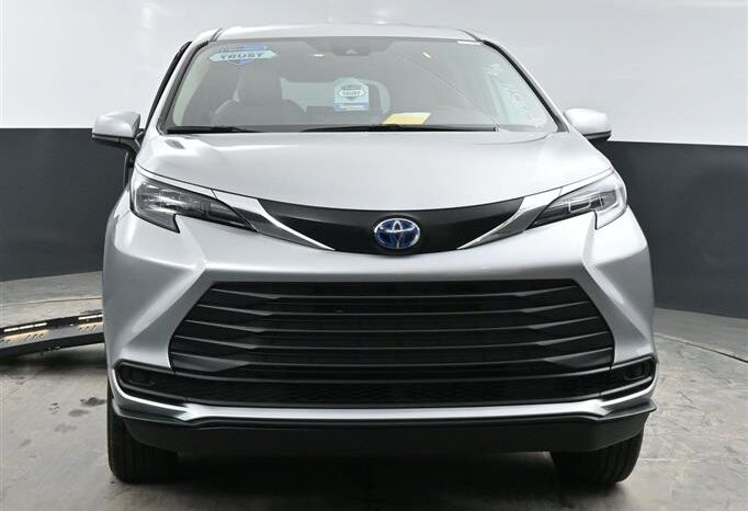 
								Toyota Sienna LE SS238574 full									