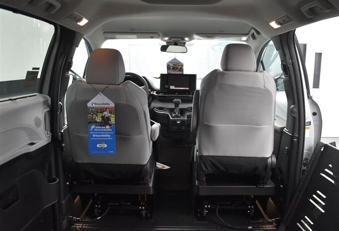 
								Toyota Sienna LE SS238574 full									