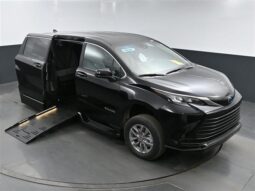 
										Toyota Sienna LE SS244139 full									