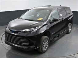 
										Toyota Sienna LE SS244139 full									