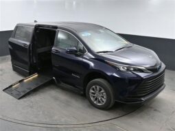 Toyota Sienna LE SS237239
