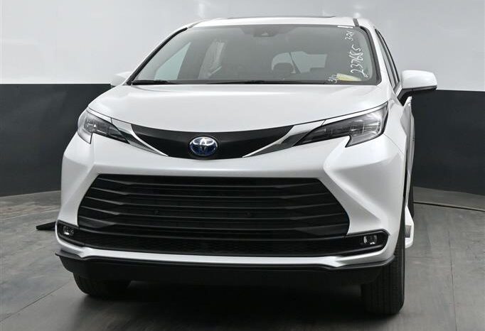 
								Toyota Sienna XLE SS237685 full									