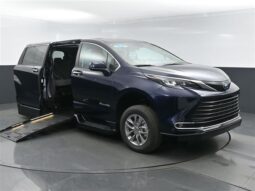 
										Toyota Sienna XLE RS220907 full									