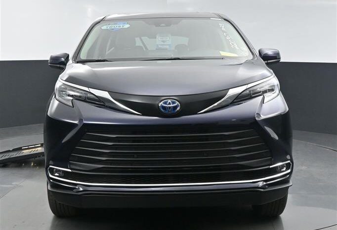 
								Toyota Sienna XLE RS220907 full									