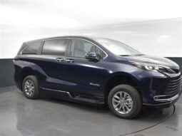
										Toyota Sienna XLE RS220907 full									