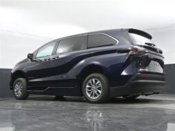 Toyota Sienna XLE RS220907