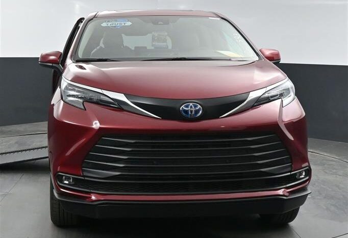 
								Toyota Sienna XLE SS243593 full									