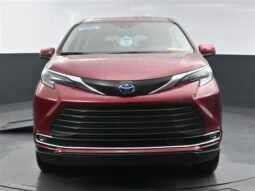 Toyota Sienna XLE RS221517