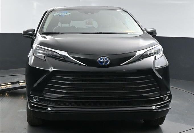 
								Toyota Sienna XLE SS238727 full									