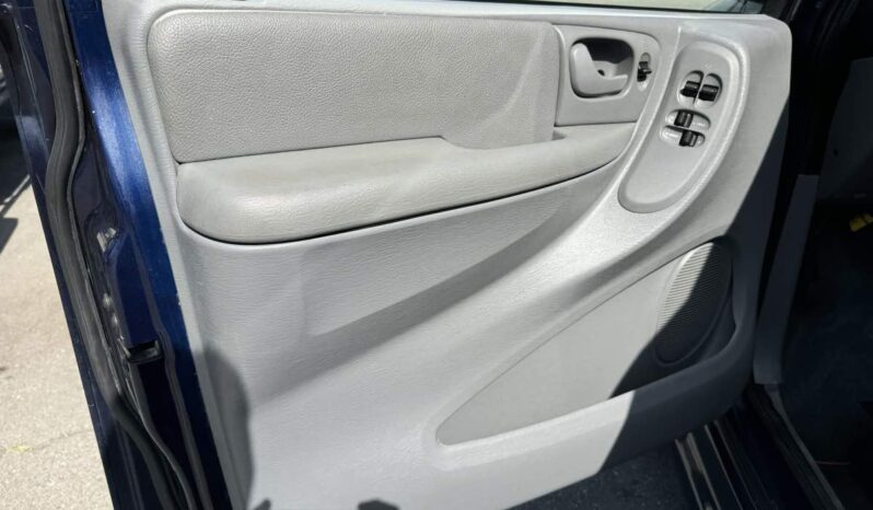 
								2006 Dodge Grand Caravan BraunAbility Wheelchair Accessible SXT full									