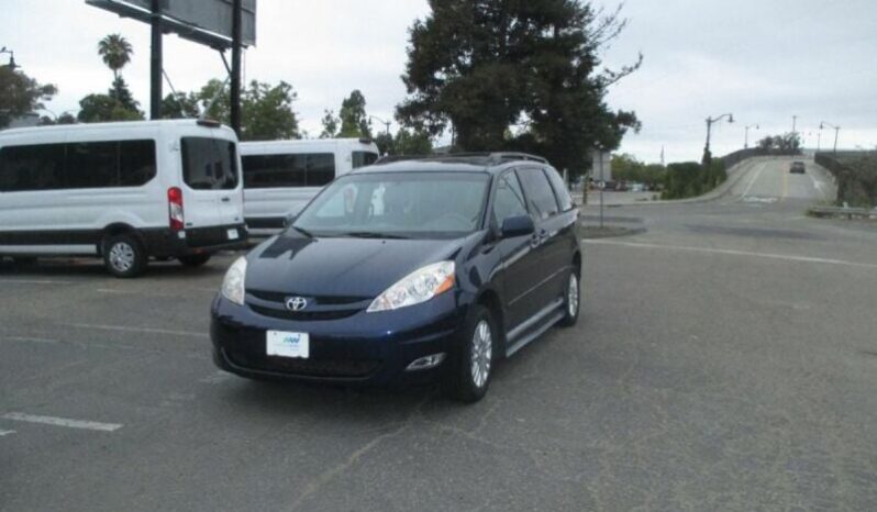 
								2007 Toyota Sienna full									