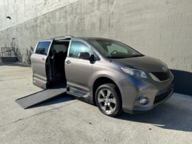 2014 Toyota Sienna SE [Stock # 5004]