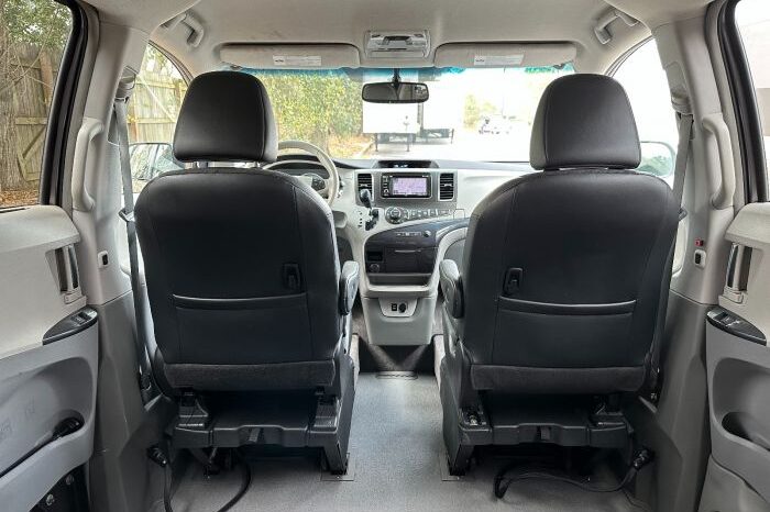 
								2014 Toyota Sienna SE [Stock # 5004] full									